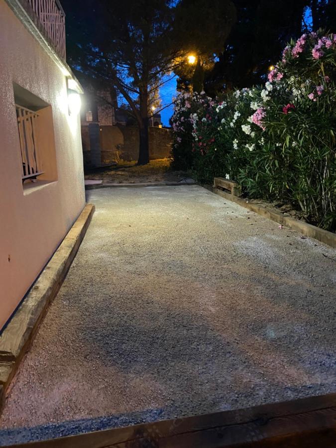 Gite "Au Bout Du Chemin" بوم دي فينس المظهر الخارجي الصورة
